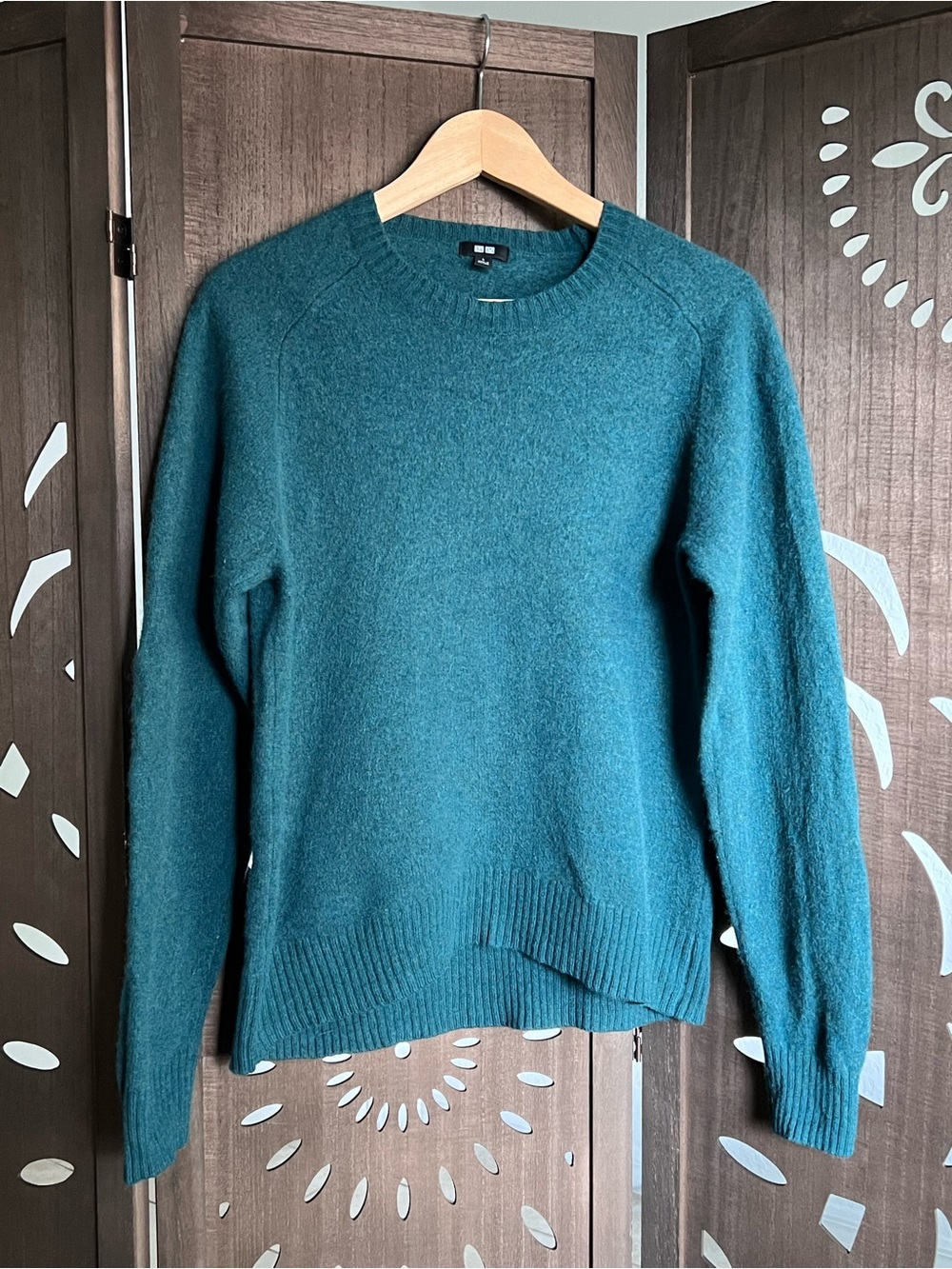 Uniqlo Teal Crewneck Sweater